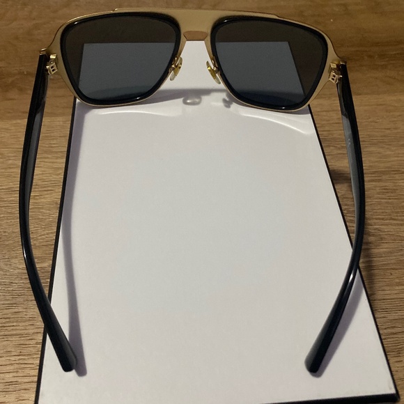 VERSACE polarized AUTHENTIC mod.2199 sunglasses unisex black w gold designer - Picture 3 of 17